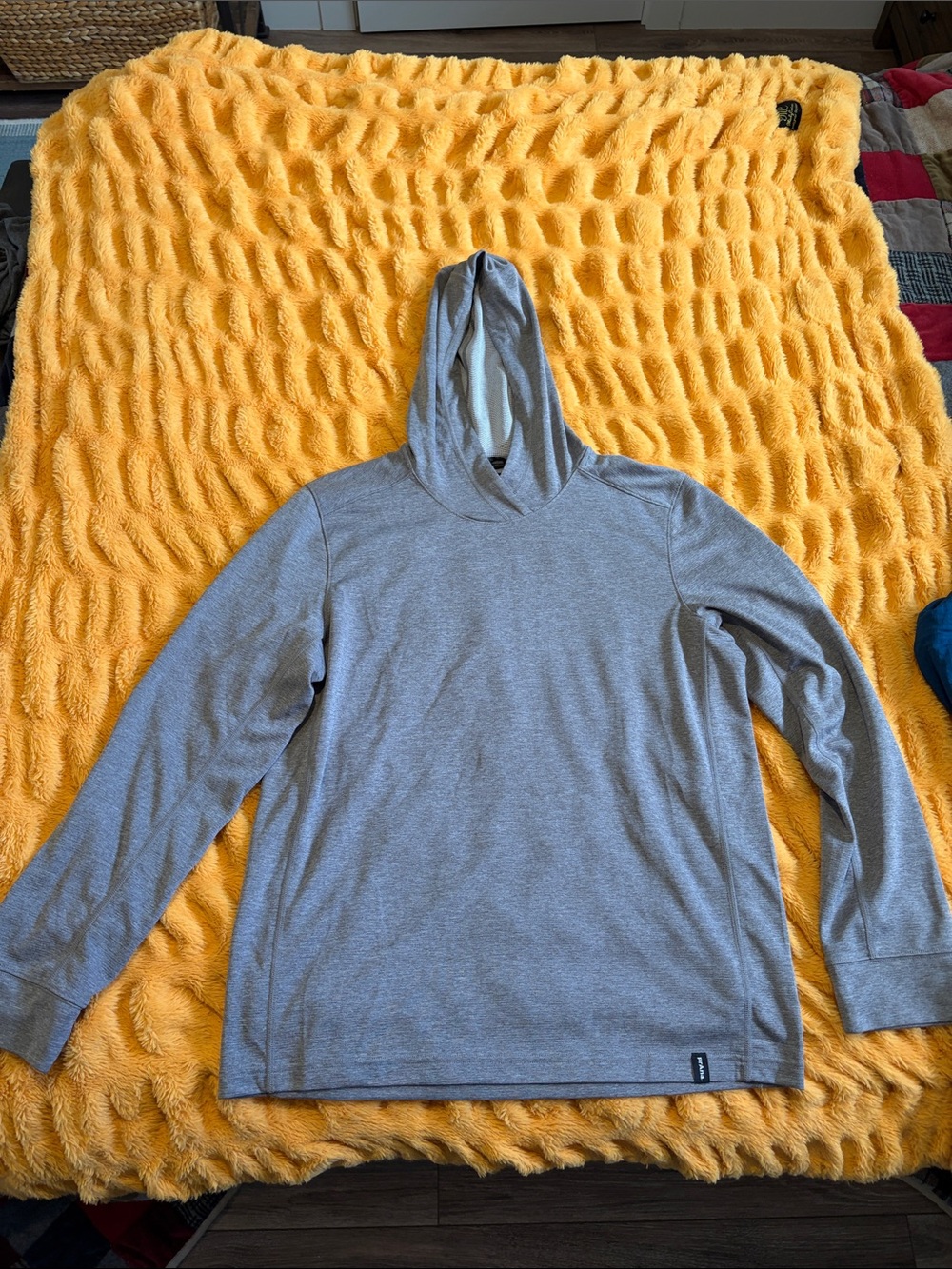 Prana Slim Fit Lightweight Hoodie - Men’s Large